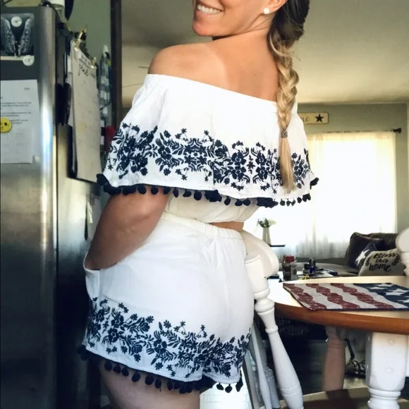Show me your Mumu SMYM pom pom shorts & crop top small RARE! - Picture 7 of 13